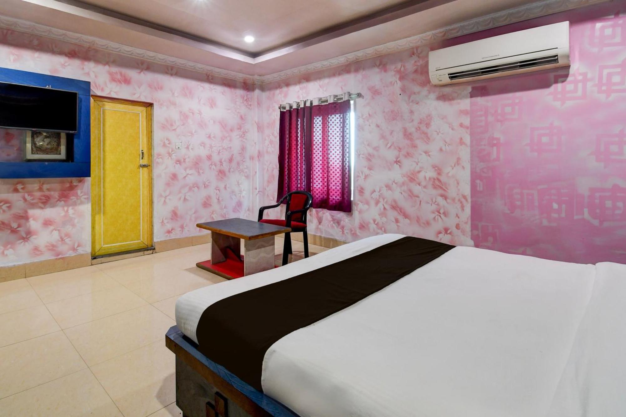 Hotel O Blue Royal Bhubaneswar Esterno foto