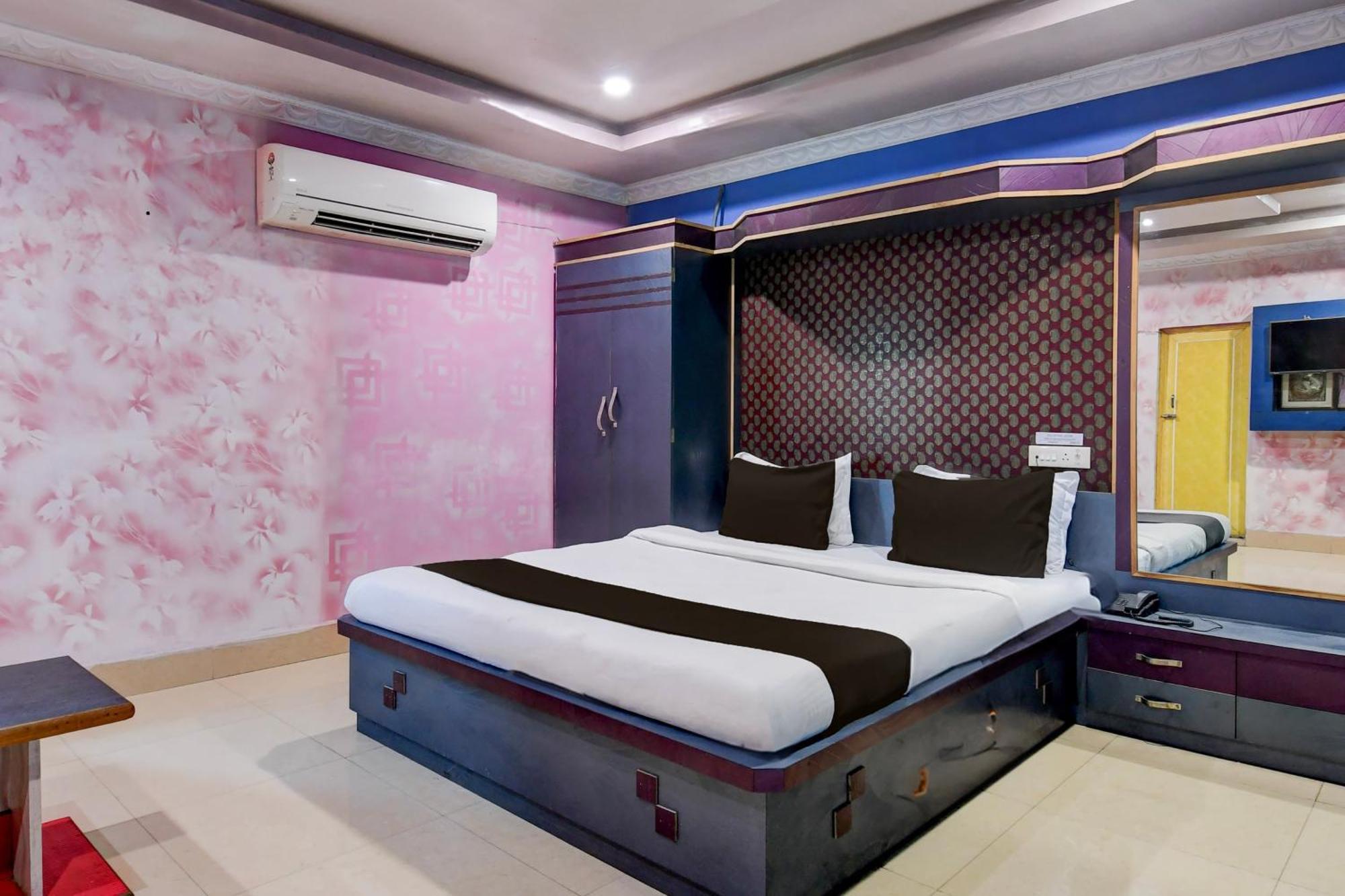 Hotel O Blue Royal Bhubaneswar Esterno foto