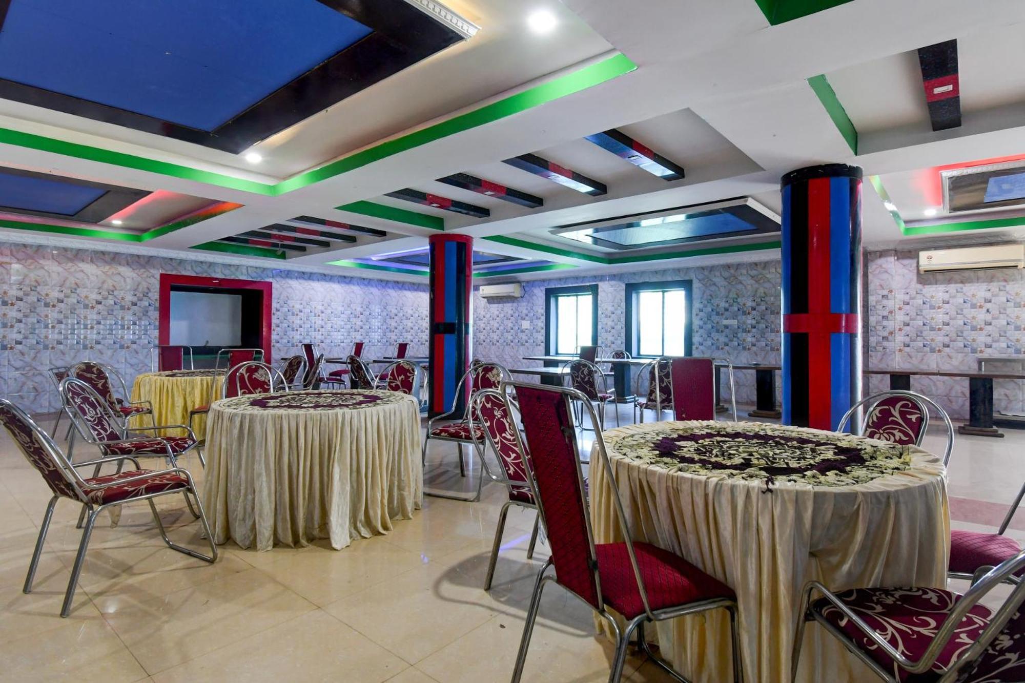 Hotel O Blue Royal Bhubaneswar Esterno foto