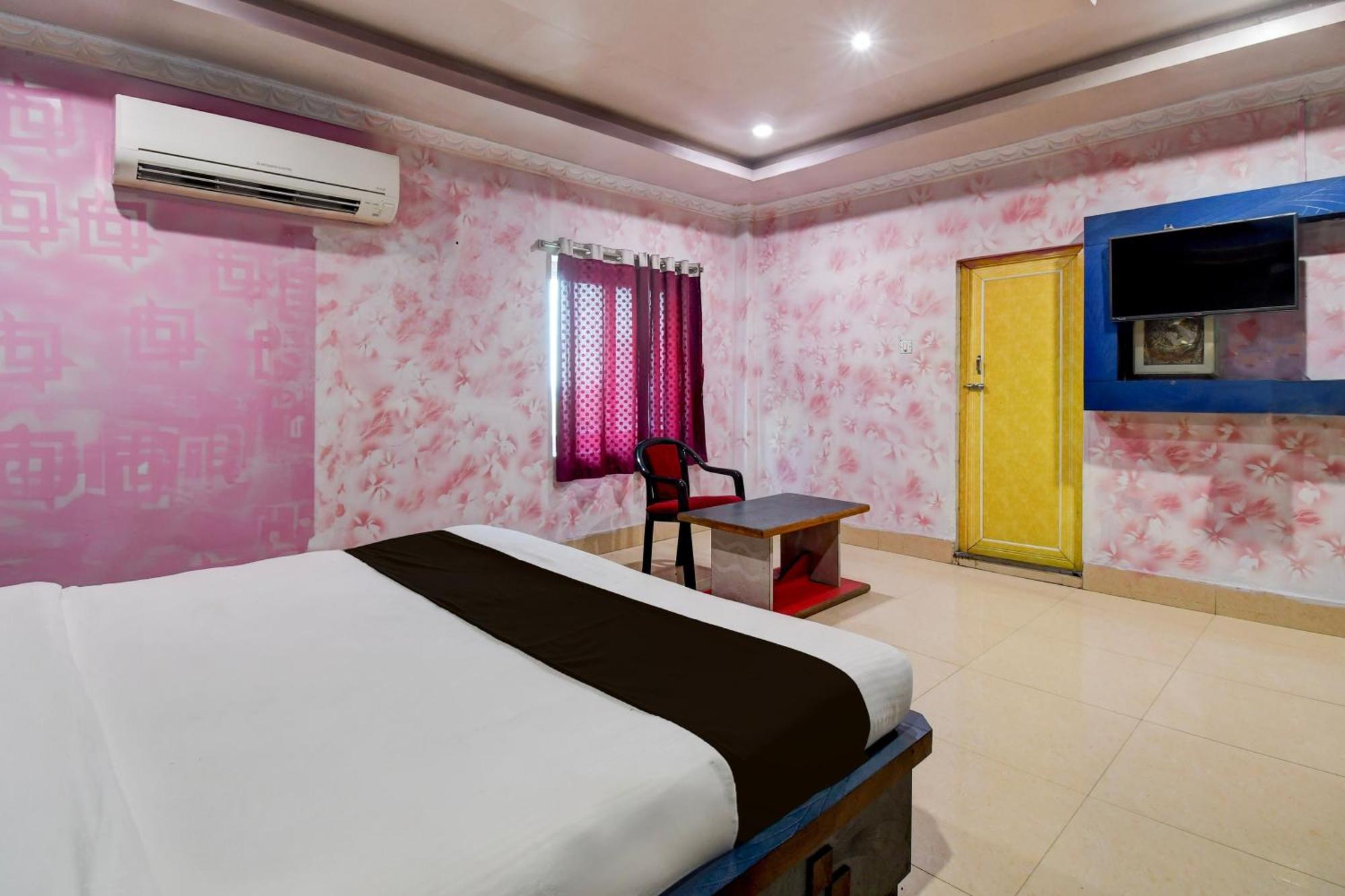 Hotel O Blue Royal Bhubaneswar Esterno foto